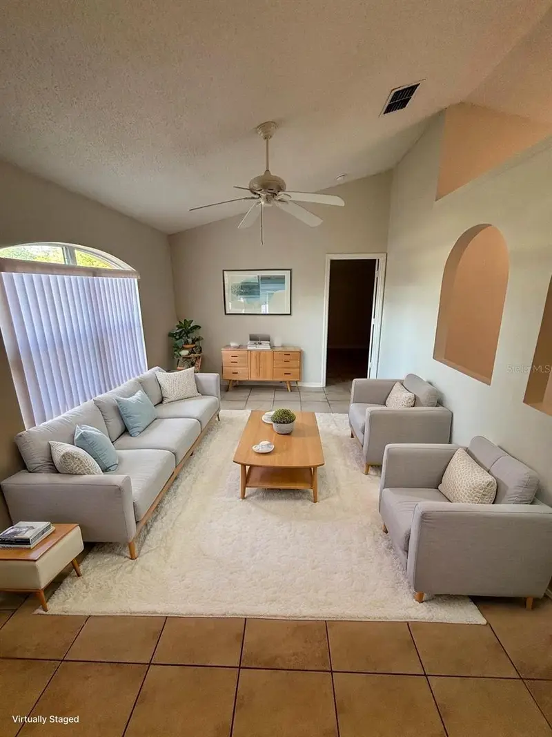 205 Churchill Ct, FL