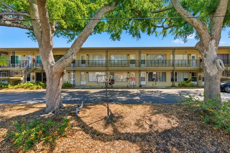 1257 Drew St #14, FL