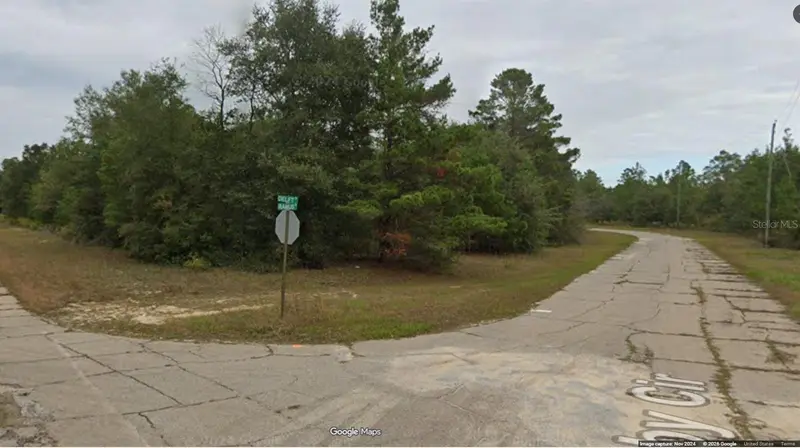 Lot 7, Unit 2, Blk 213 Delft Dr, FL