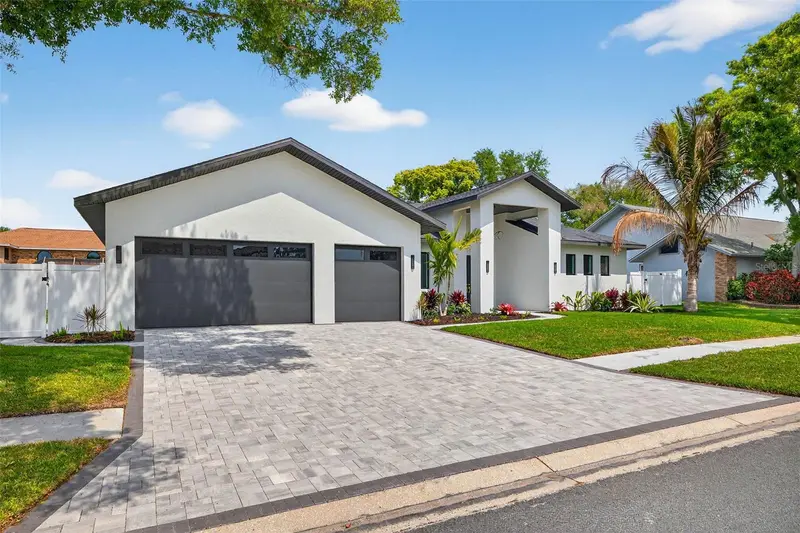 14447 Mark Dr, FL