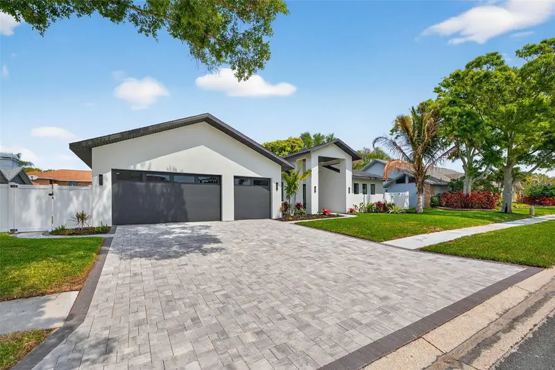 14447 Mark Dr, FL