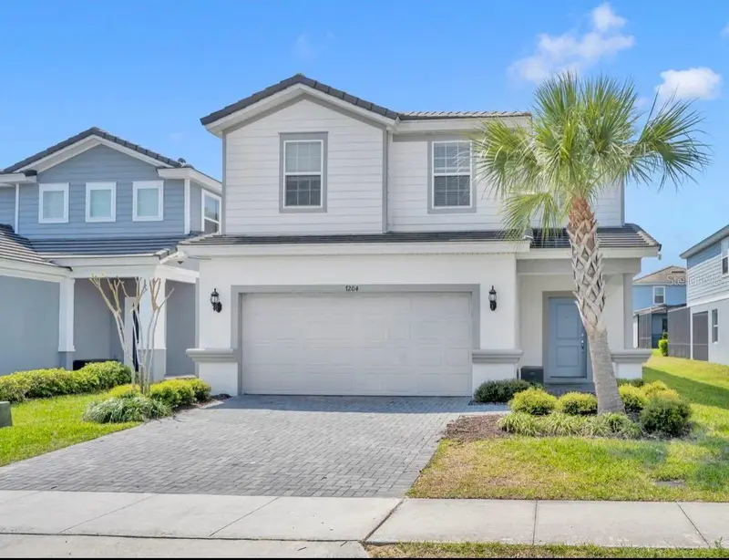 7204 Oakmoss Loop, FL