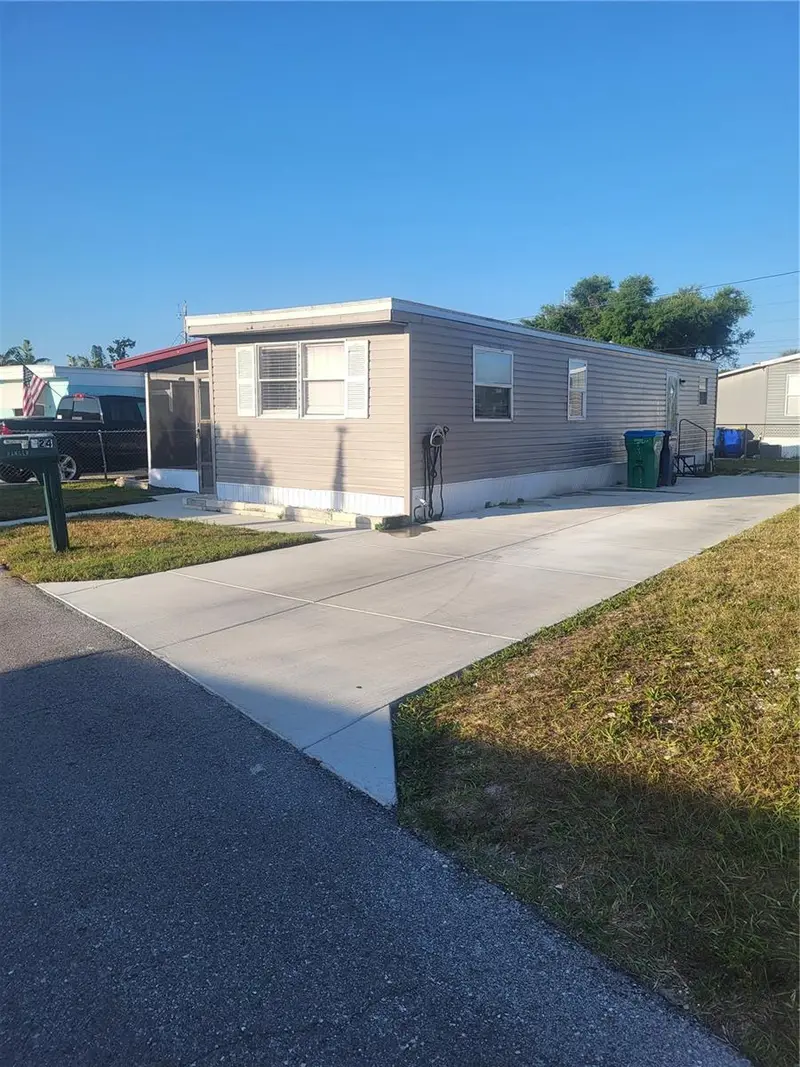 6580 Seminole Blvd #424, FL