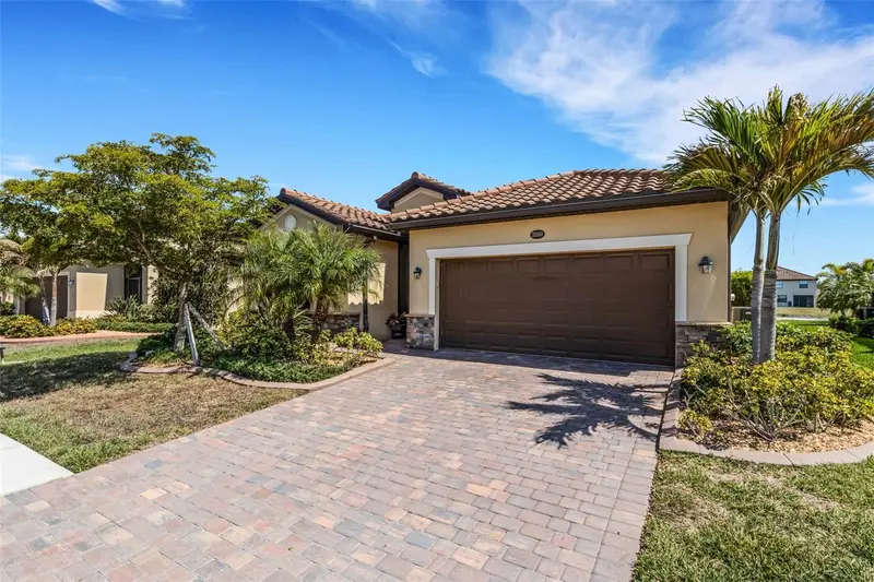 20560 Trattoria Loop, FL
