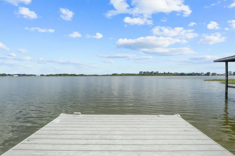 900 Lake Jessie Dr, FL