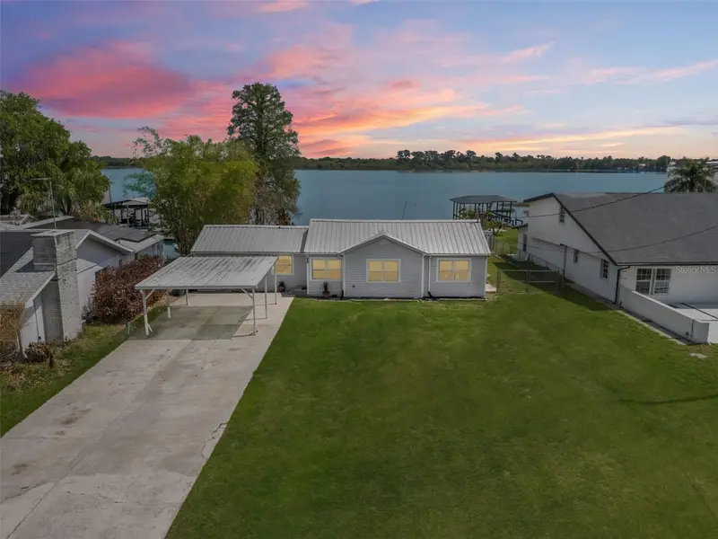 900 Lake Jessie Dr, FL