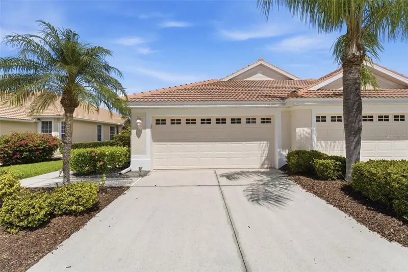 4924 Whispering Oaks Dr, FL