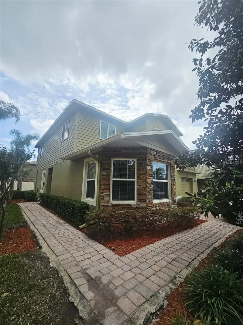 2305 Chatham Place Dr, FL