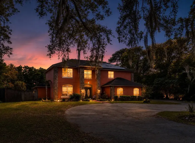 135 W Trade Winds Rd, FL