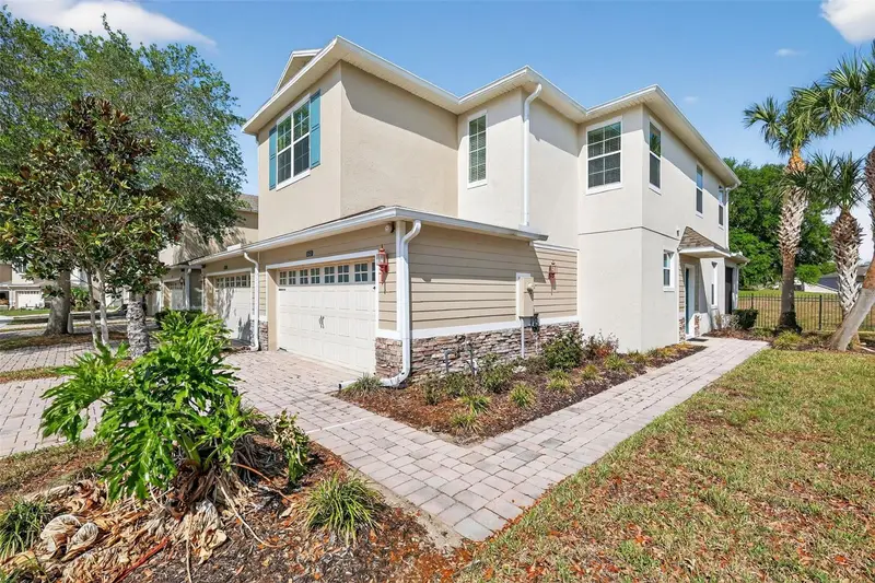 1323 Priory Cir, FL