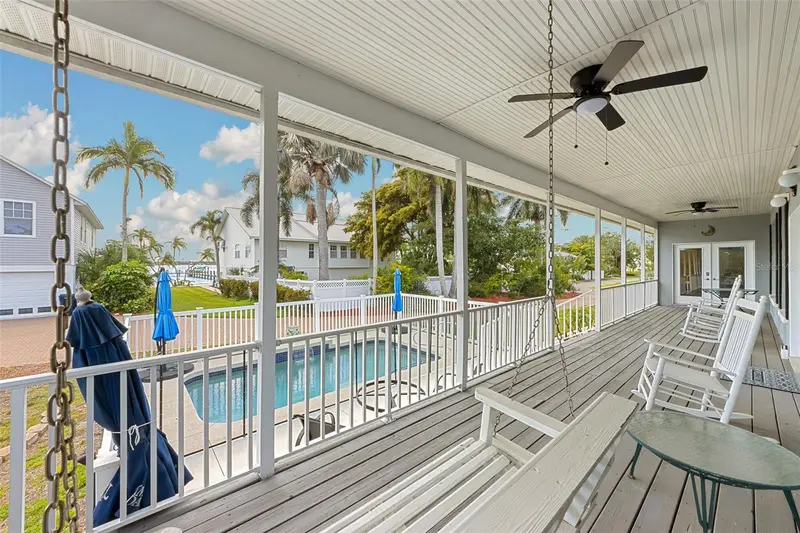 310 13th Ave W, FL