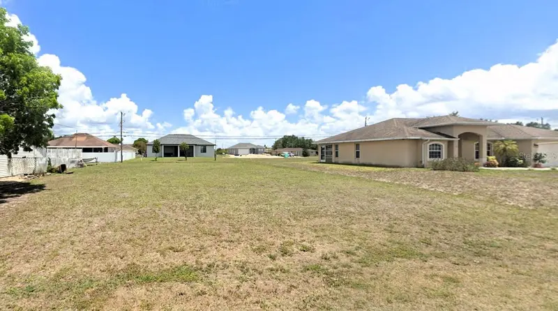 1407 Ne 12th Pl, FL