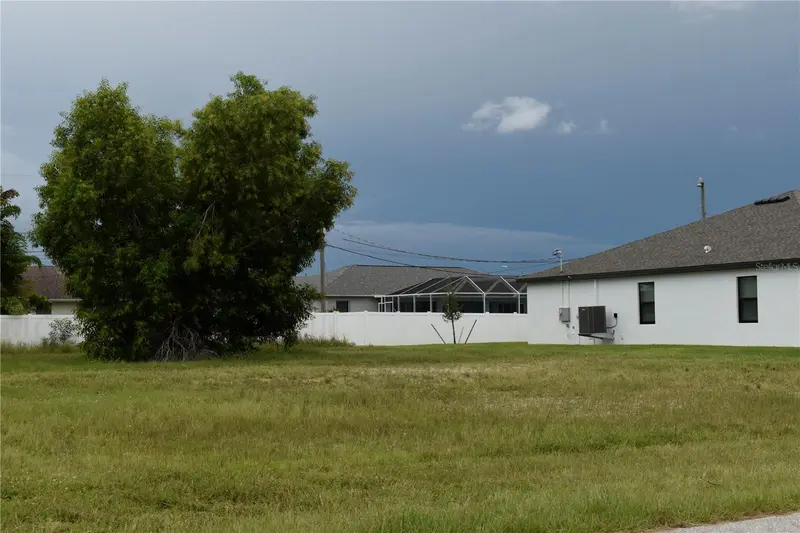706 Sw 21 St, FL
