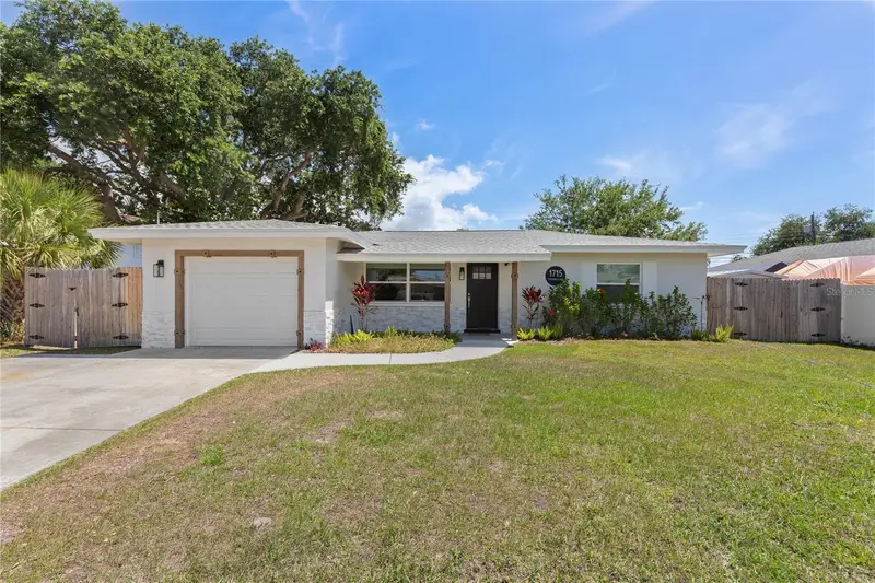 1715 Thomas Dr, FL