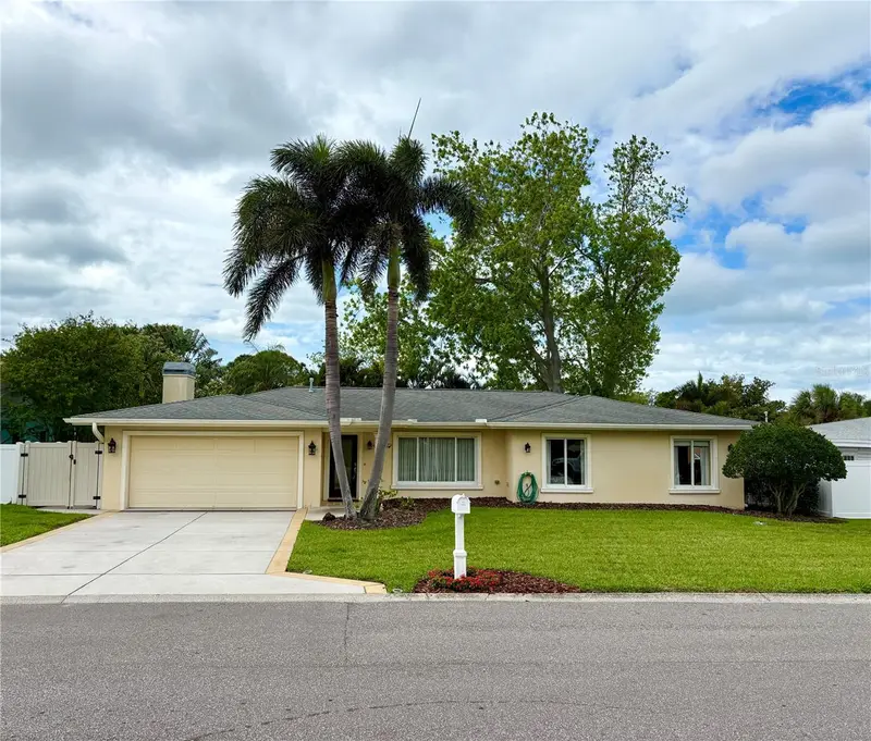 1348 High Bluff Dr, FL