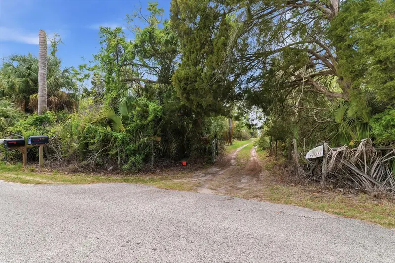 4267 Neff Lake Rd, FL