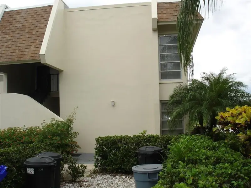 7211 W Country Club Dr N #133, FL