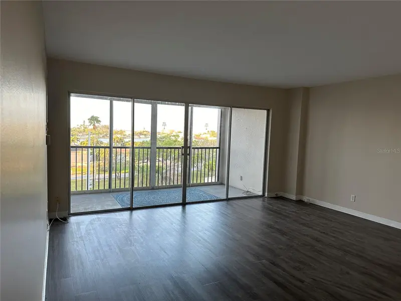 10355 Paradise Blvd #414, FL