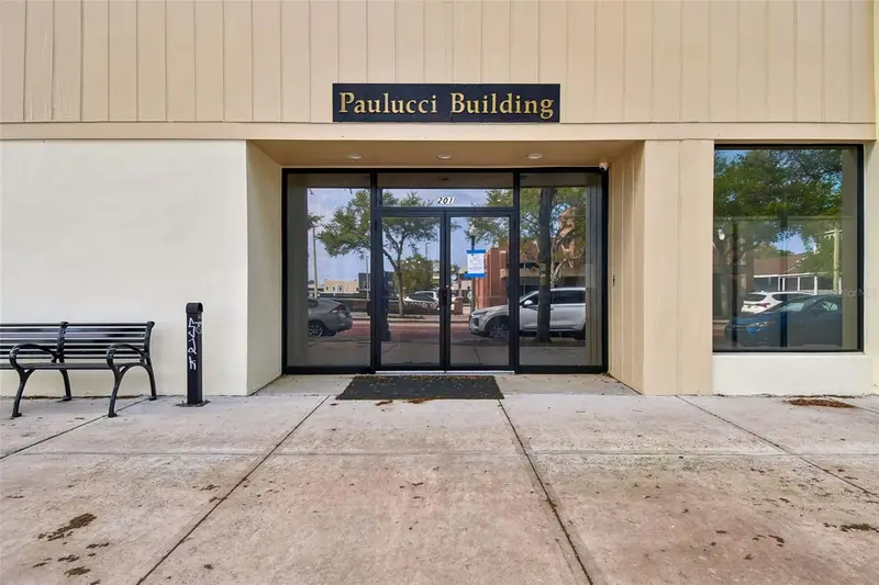 201 W 1st St, FL