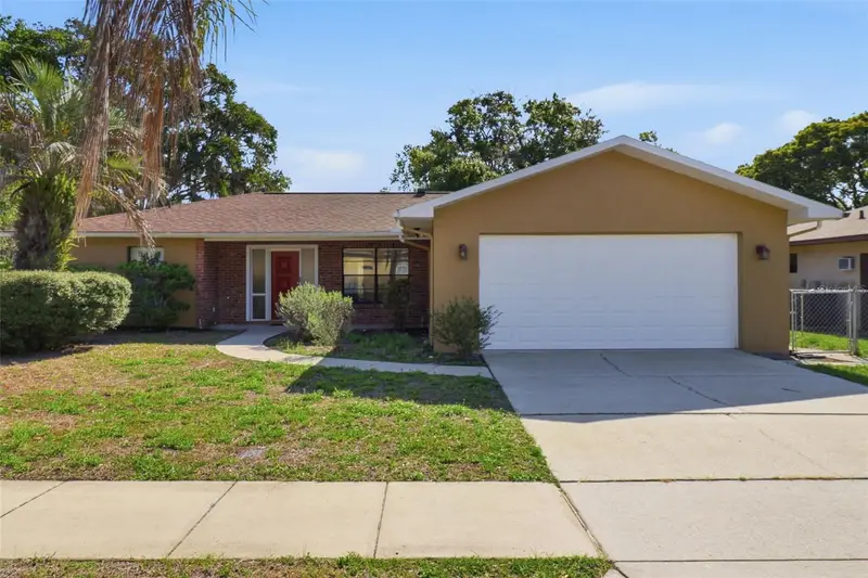12824 Lake Tree Ln, FL