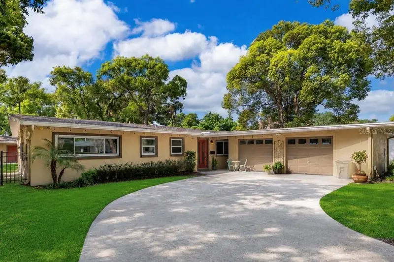 502 Oak Ln, FL