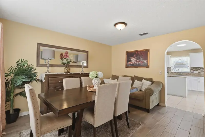 1142 Normandy Dr, FL