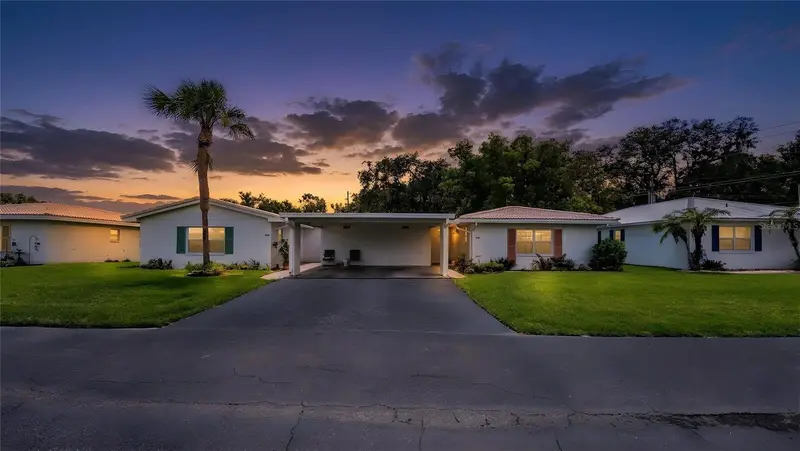 652 Cottage Ln, FL