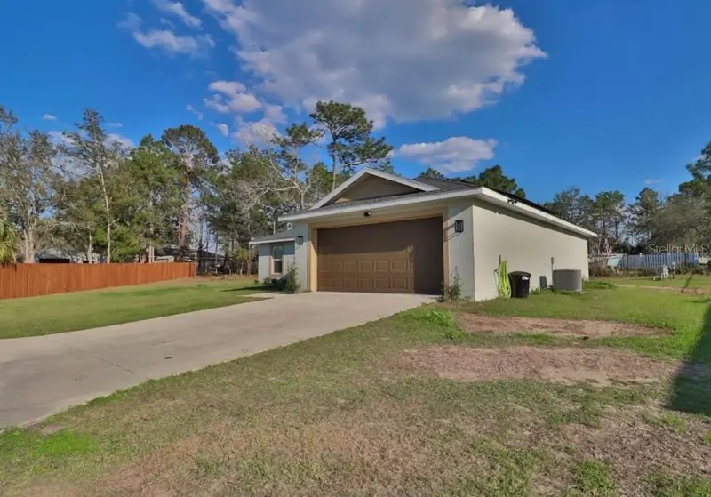 14 Hemlock Loop Ct, FL
