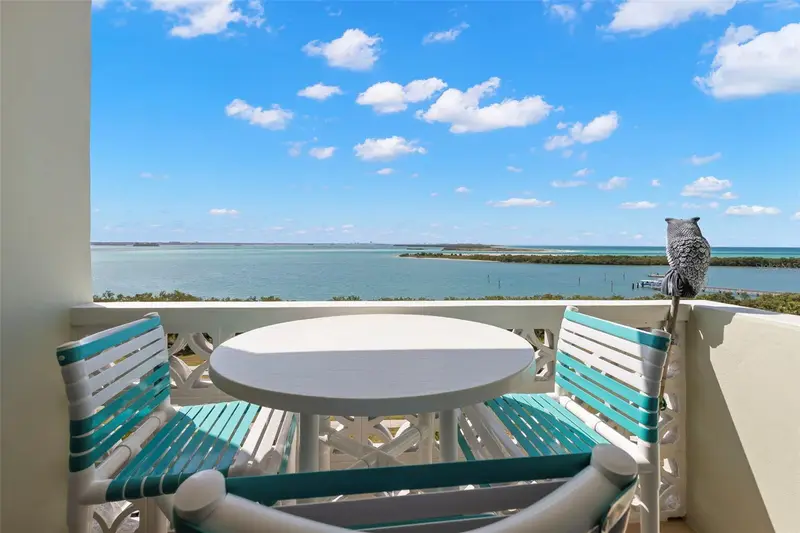 9 Forbes Pl #707, FL