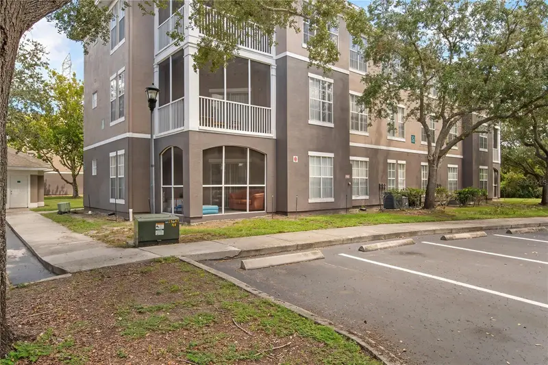 9301 Crescent Loop Cir #206, FL