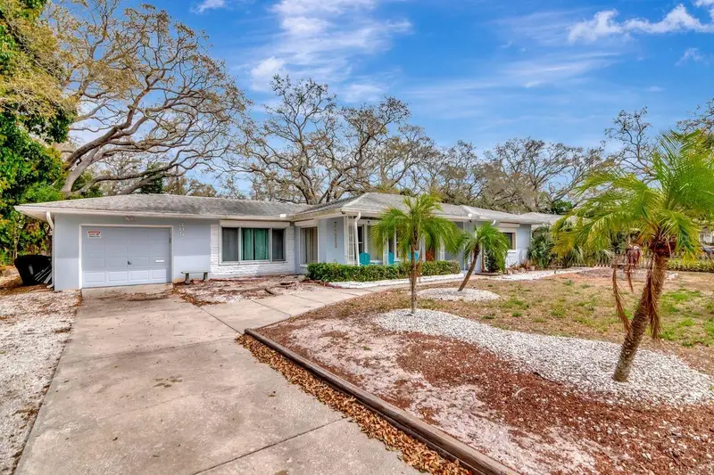 305 Baker Ave, FL