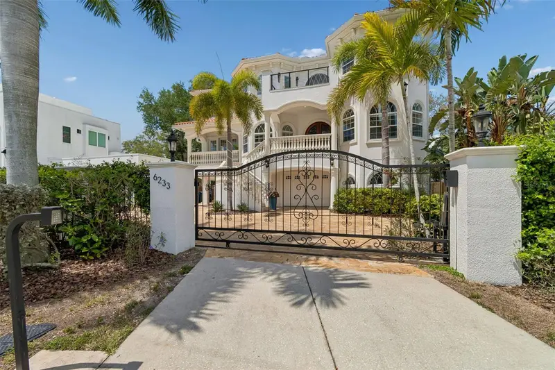 6233 Bayshore Blvd, FL