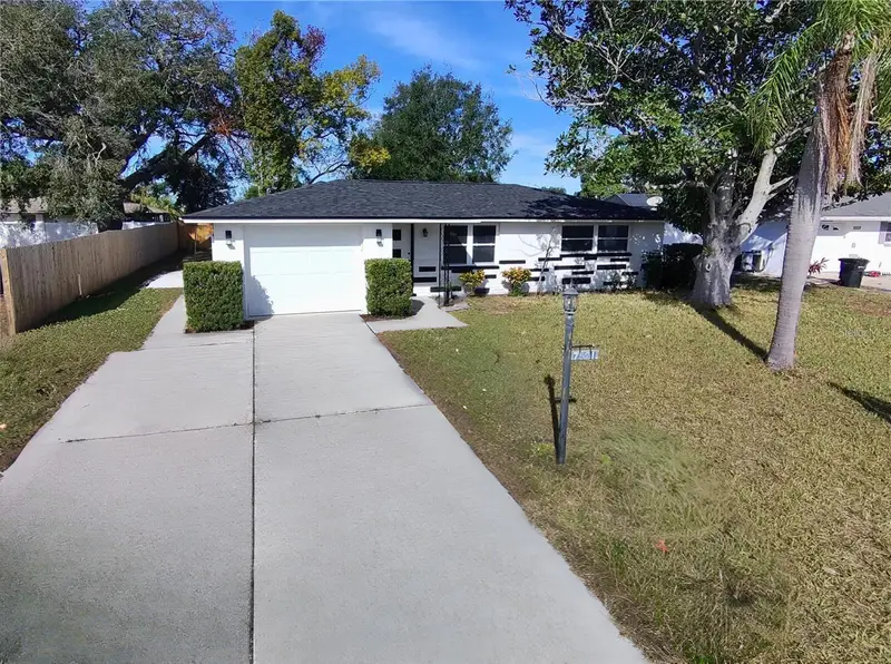 7521 Bougenville Dr, FL