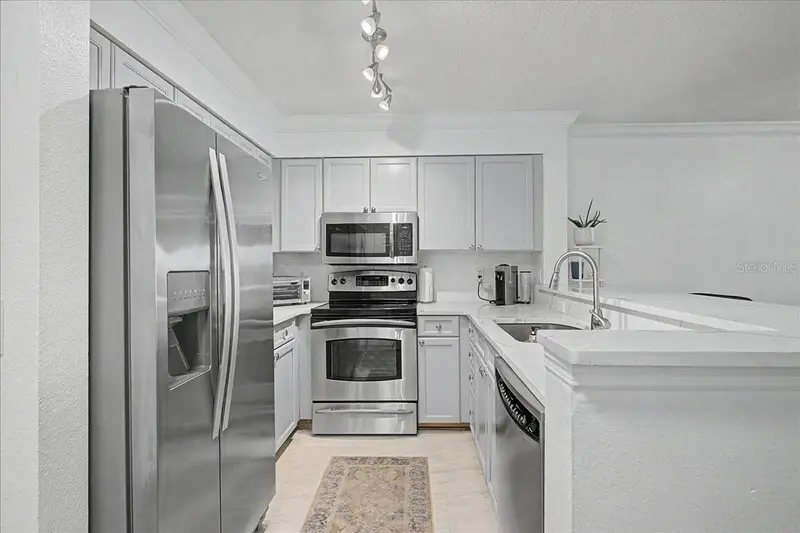 2400 Feather Sound Dr #733, FL