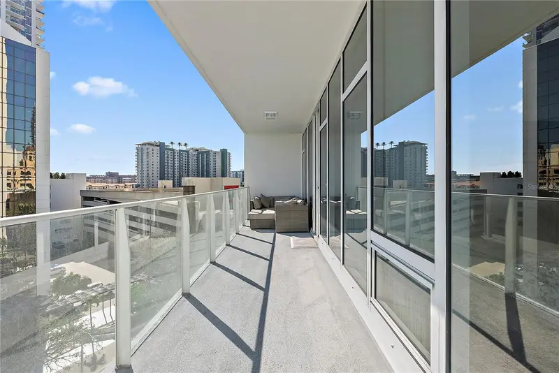 175 1st St S #704, FL