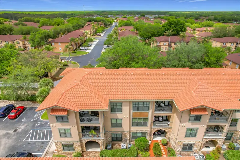 910 Charo Pkwy #311, FL