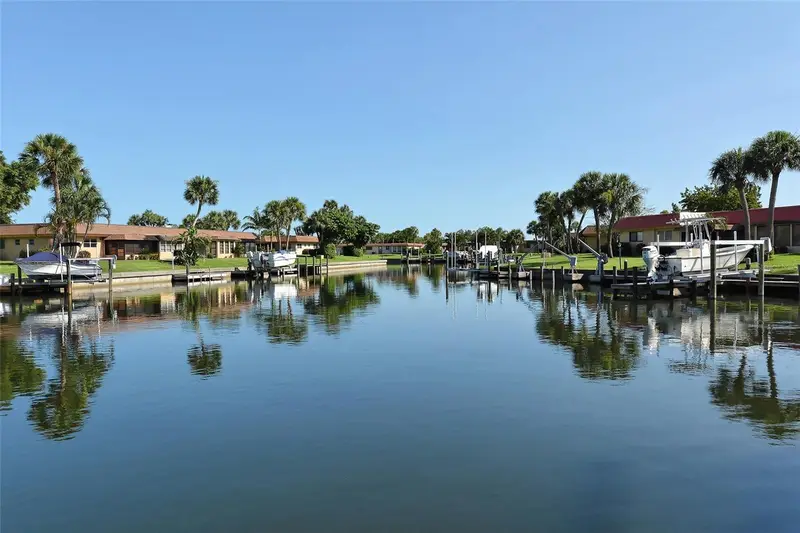 9538 Azure Cv, FL