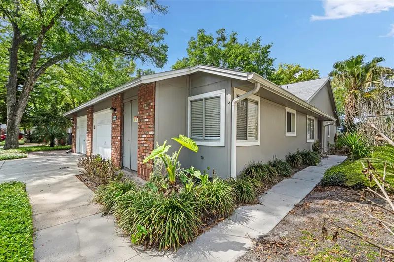 623 Red Oak Cir #121, FL
