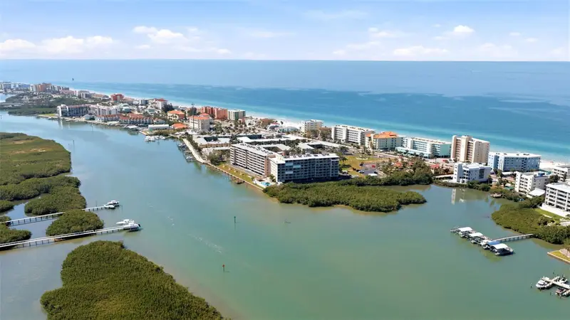 19451 Gulf Blvd #203, FL