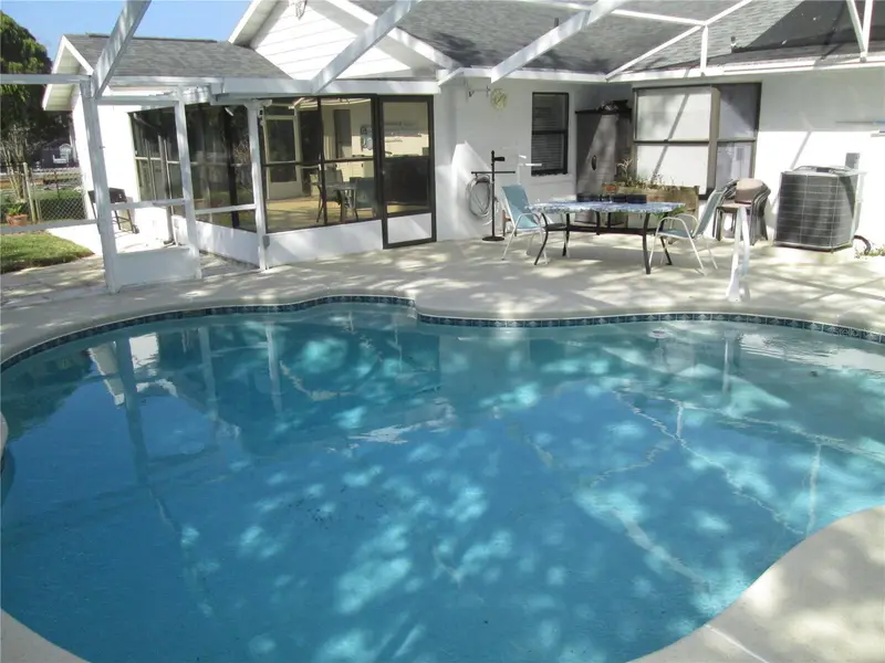 155 Village Ln, FL