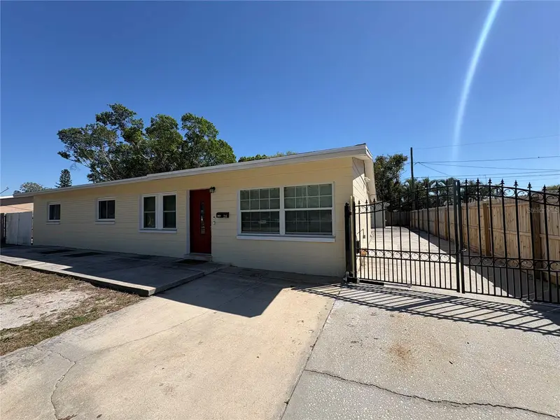 218 Lewis Blvd Se, FL