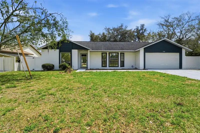 770 Cloverleaf Blvd, FL
