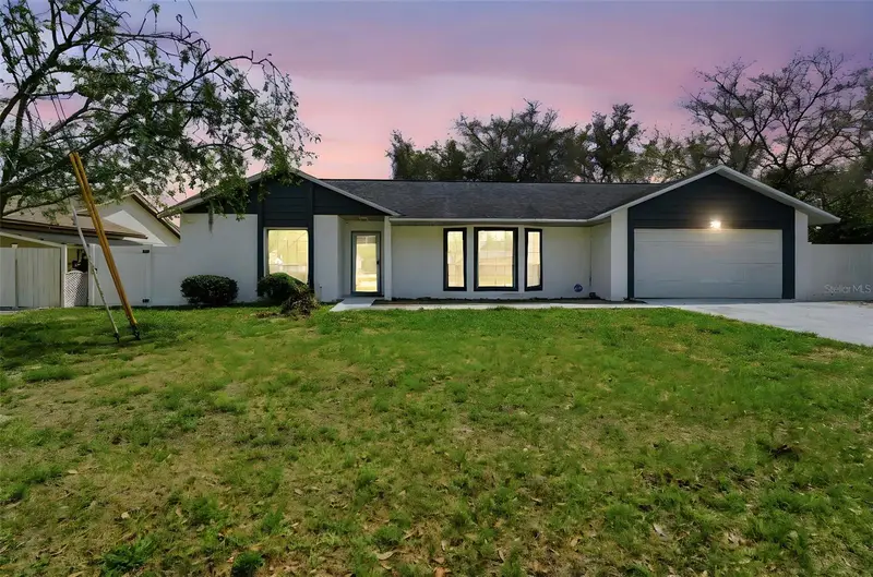 770 Cloverleaf Blvd, FL