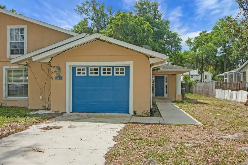 305 W Fountain St, FL
