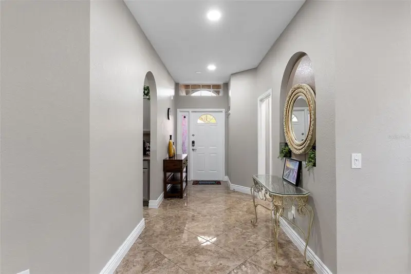 215 Gleneagles Dr, FL
