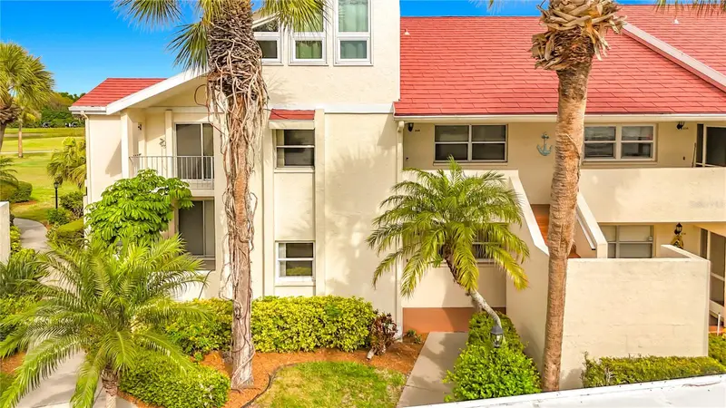 760 Village Cir #109, FL