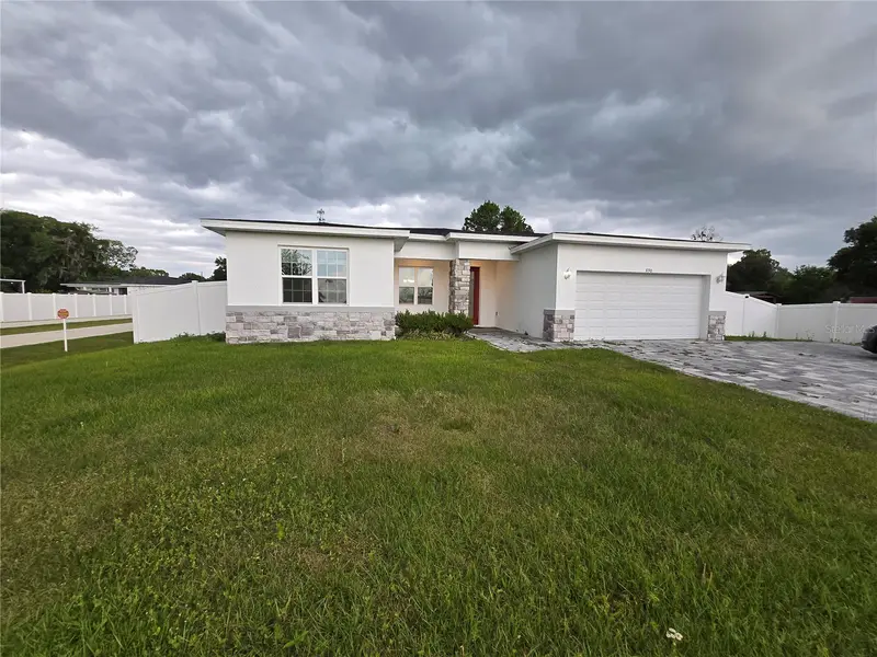 890 E 19th St, FL