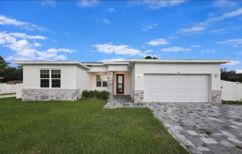 890 E 19th St, FL