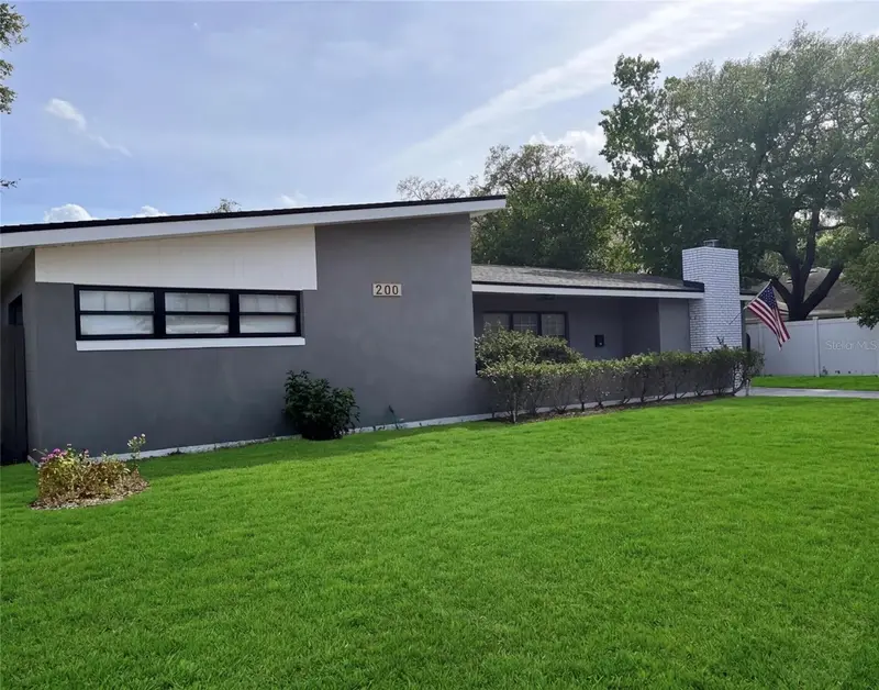 200 Spartan Dr, FL