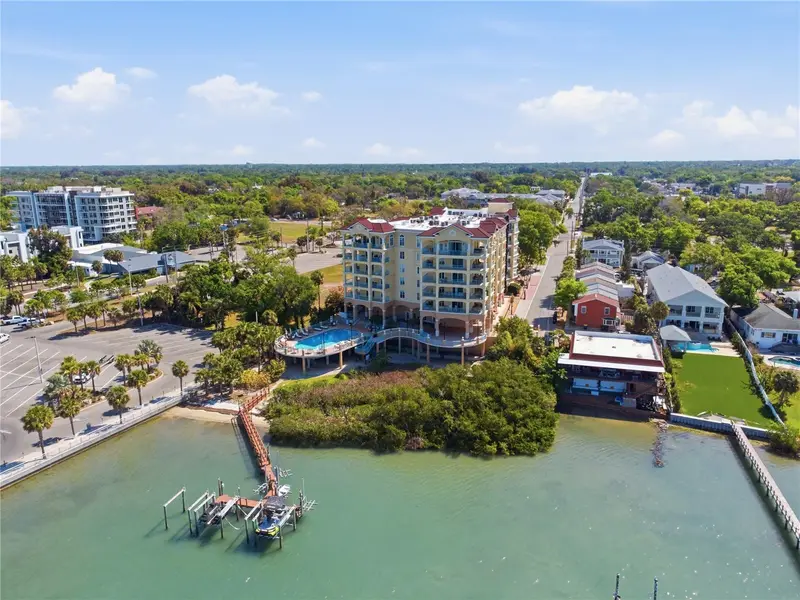 700 N Osceola Ave #305, FL